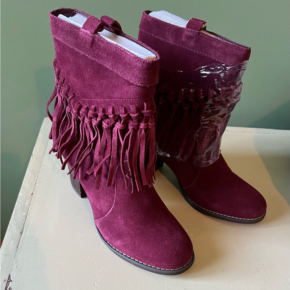 Suede booties with fringe wine color size 8.5 NIB